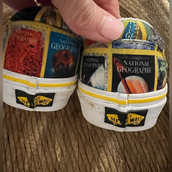 Vans Unisex National Geographic Collaboration Era Sneakers Magazine - Picture 10 of 10